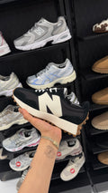 New Balance 327
